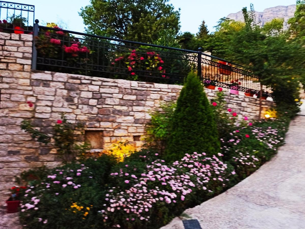 Hotel Foris House Vikos Esterno foto