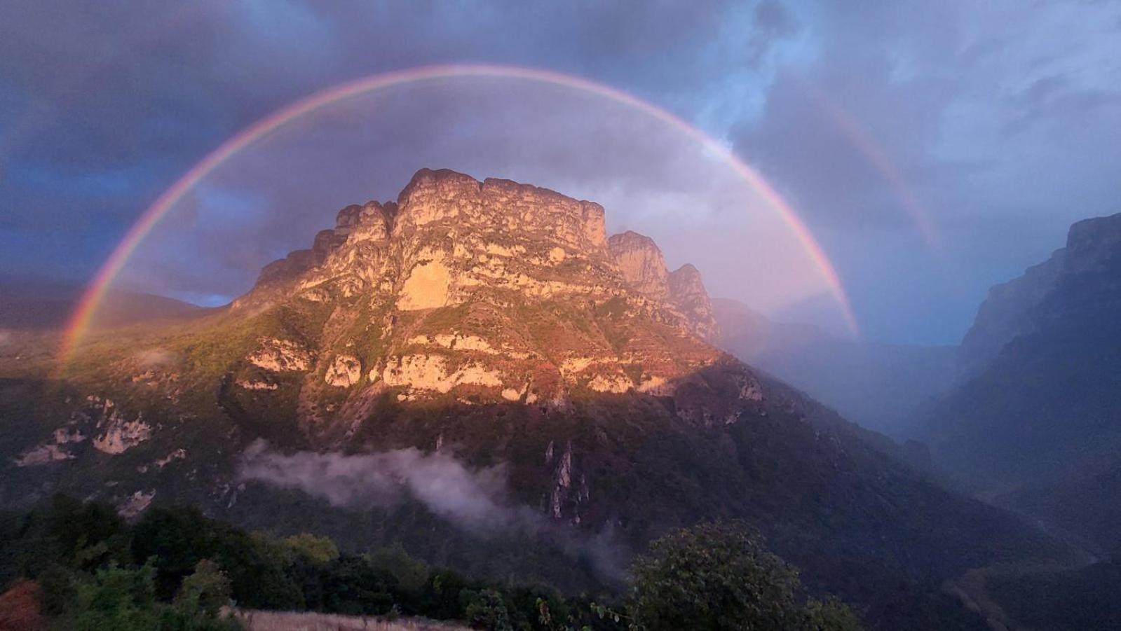 Hotel Foris House Vikos Esterno foto